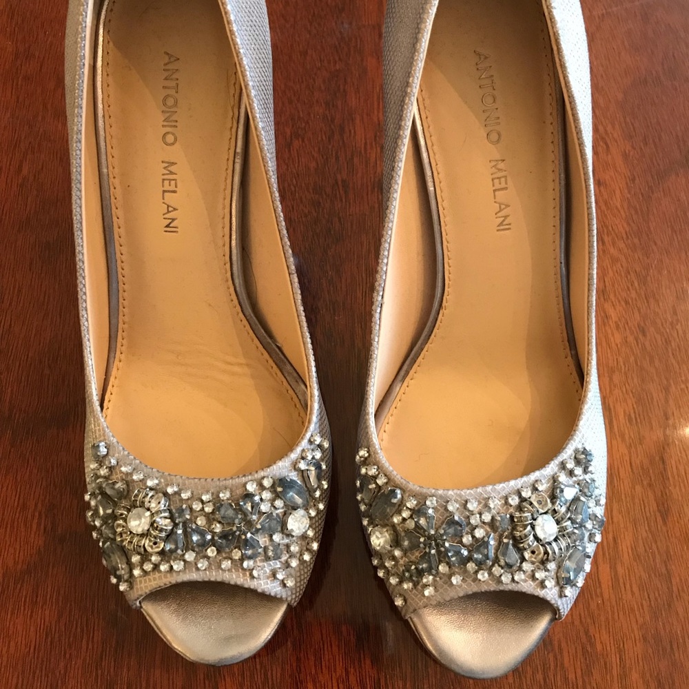 Antonio Melani Silver Heels, Size 8M